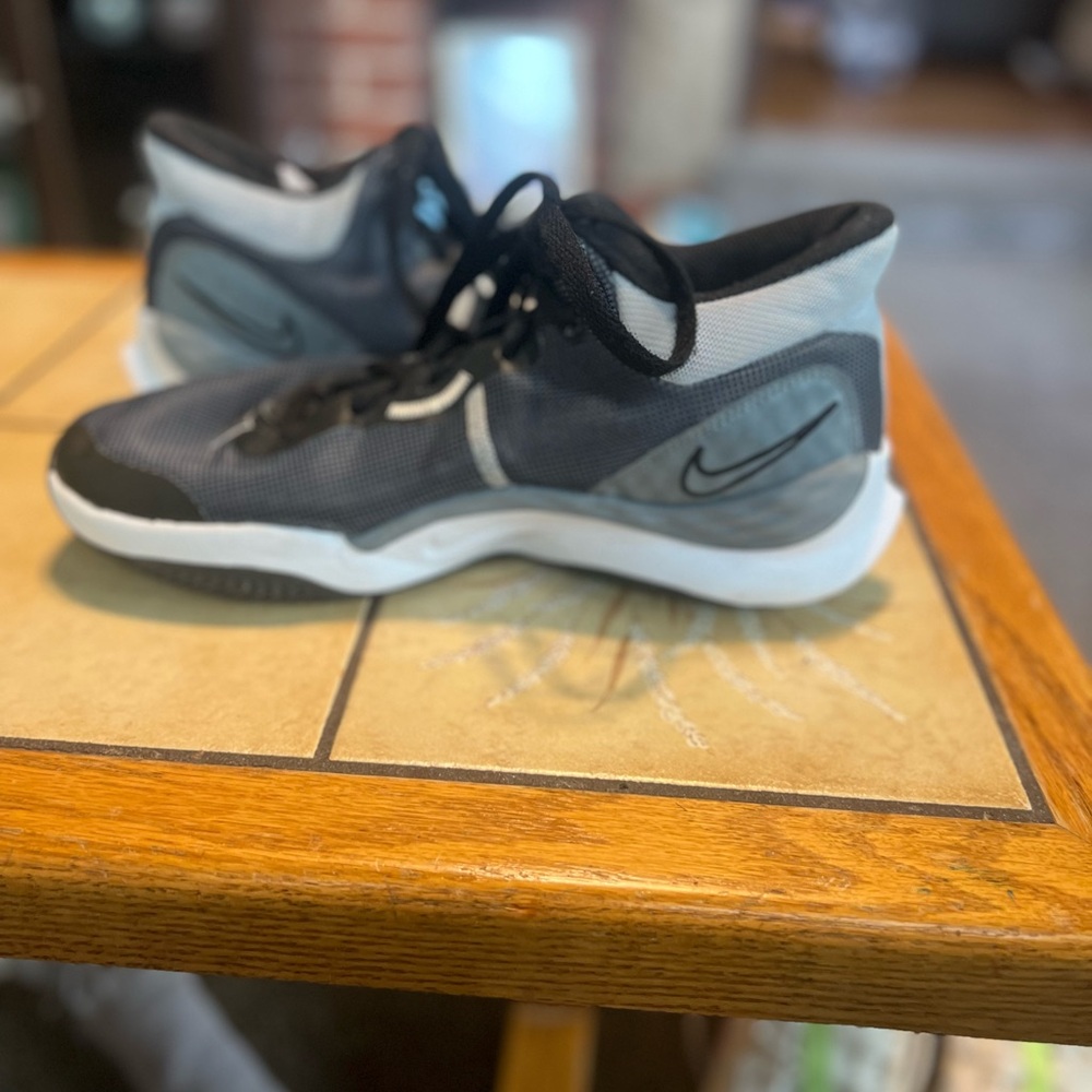 Nike Men’s Size 10 Renew Elevate 3 Lace Up Shoes - Picture 5 of 9